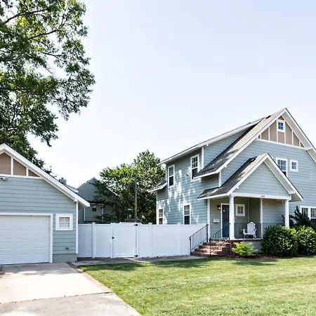 The Virginia Beach Vibe House